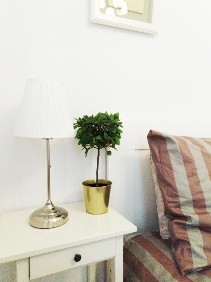 Discover Krakow Apartments - 3 Rakowicka St - Classic Apartments Near Main Station - Netflix エクステリア 写真