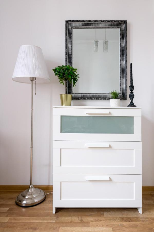 Discover Krakow Apartments - 3 Rakowicka St - Classic Apartments Near Main Station - Netflix エクステリア 写真