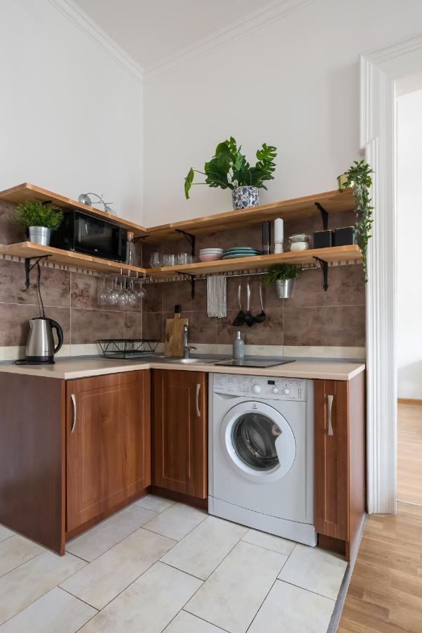 Discover Krakow Apartments - 3 Rakowicka St - Classic Apartments Near Main Station - Netflix エクステリア 写真