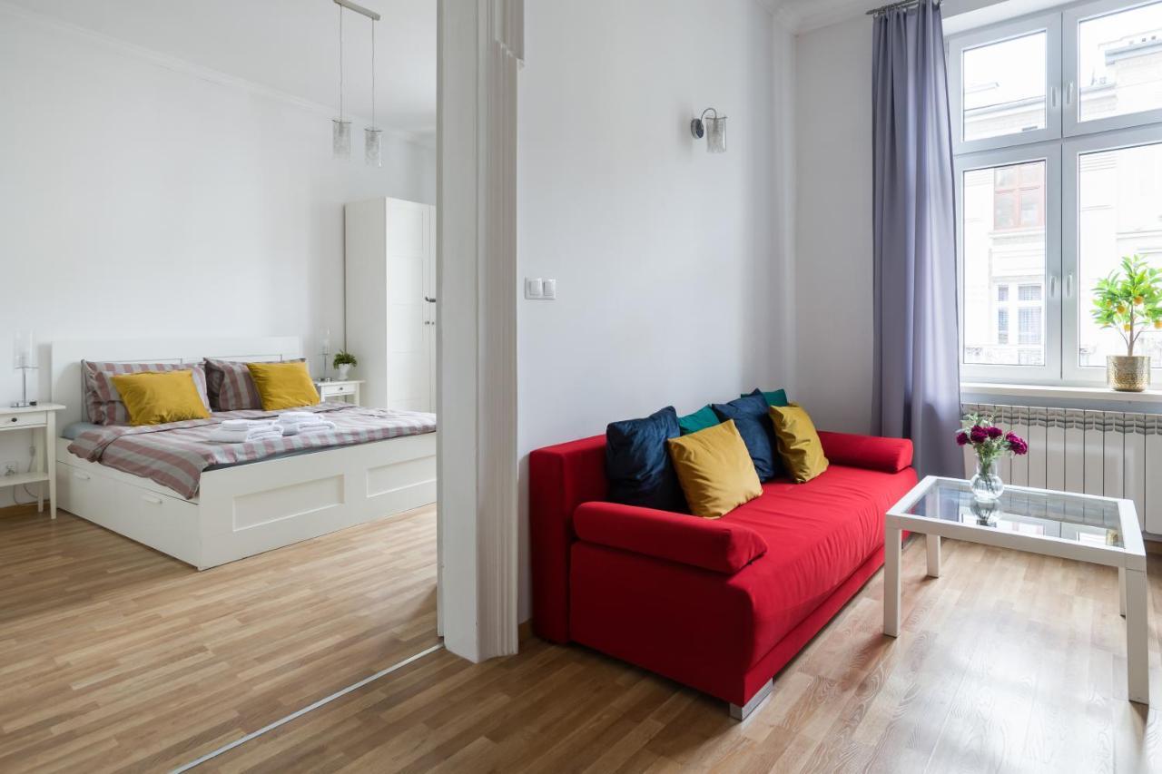 Discover Krakow Apartments - 3 Rakowicka St - Classic Apartments Near Main Station - Netflix エクステリア 写真