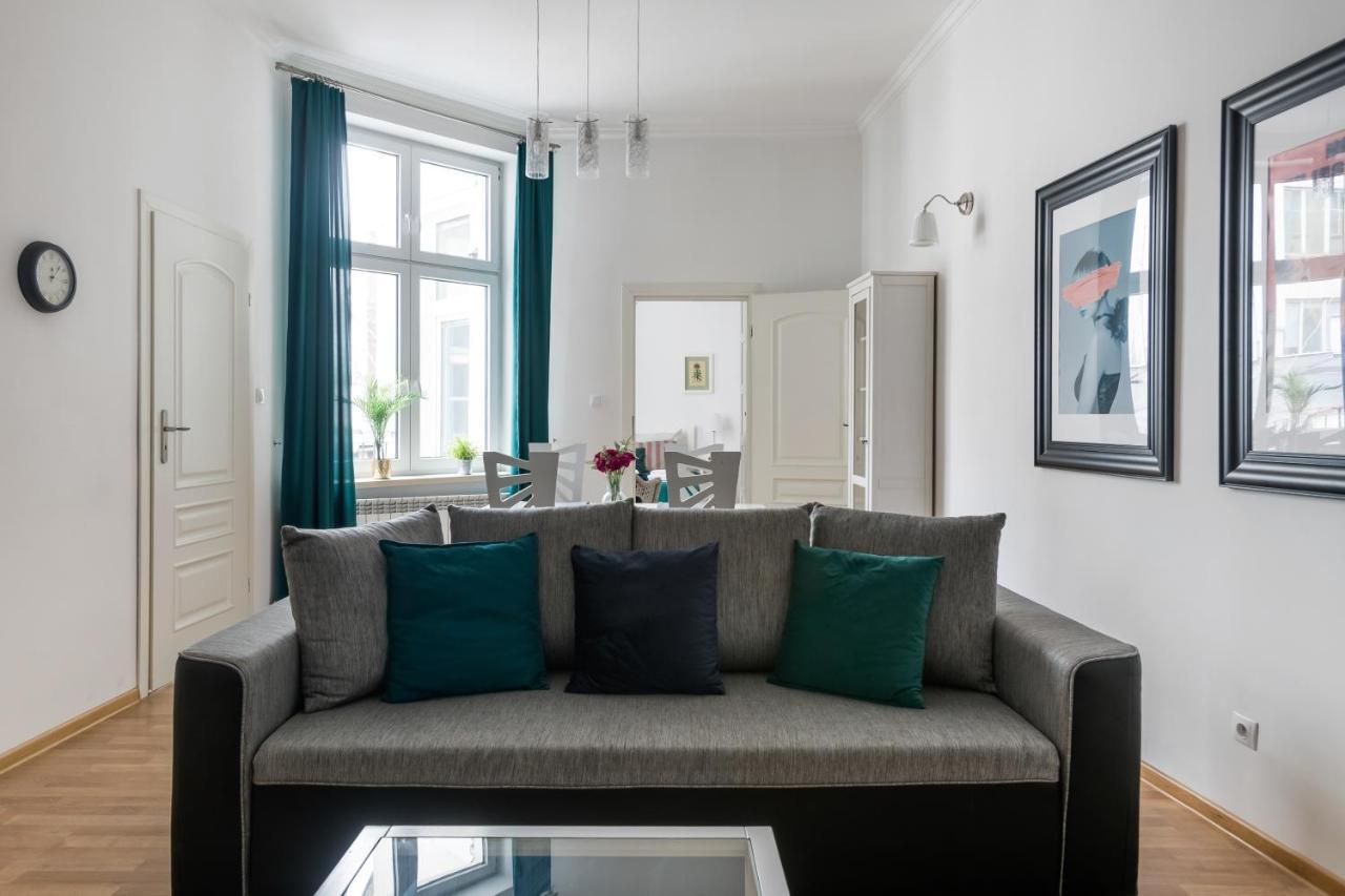 Discover Krakow Apartments - 3 Rakowicka St - Classic Apartments Near Main Station - Netflix エクステリア 写真