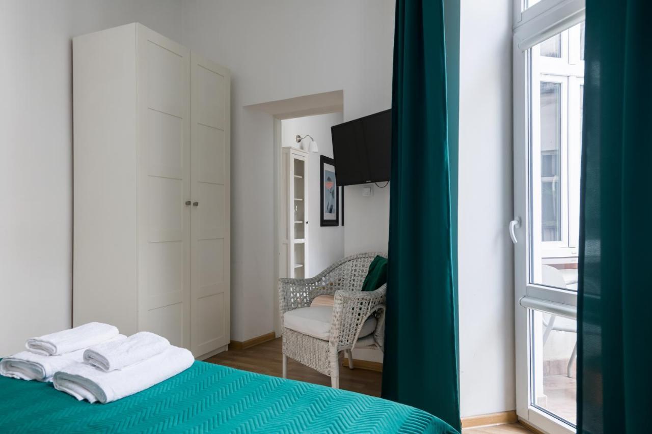 Discover Krakow Apartments - 3 Rakowicka St - Classic Apartments Near Main Station - Netflix エクステリア 写真